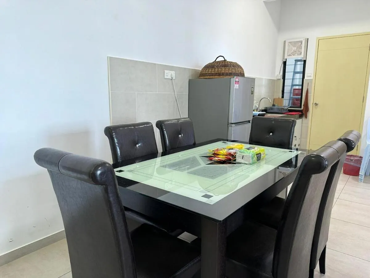 2R2B Atlantis L31 Melaka-5Pax Apartment  Malacca