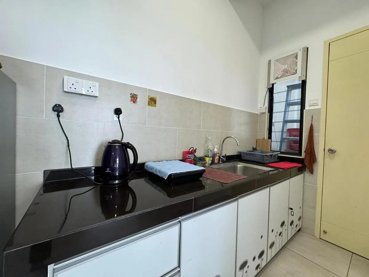 2R2B Atlantis L31 Melaka-5Pax Apartment 0*, Malacca