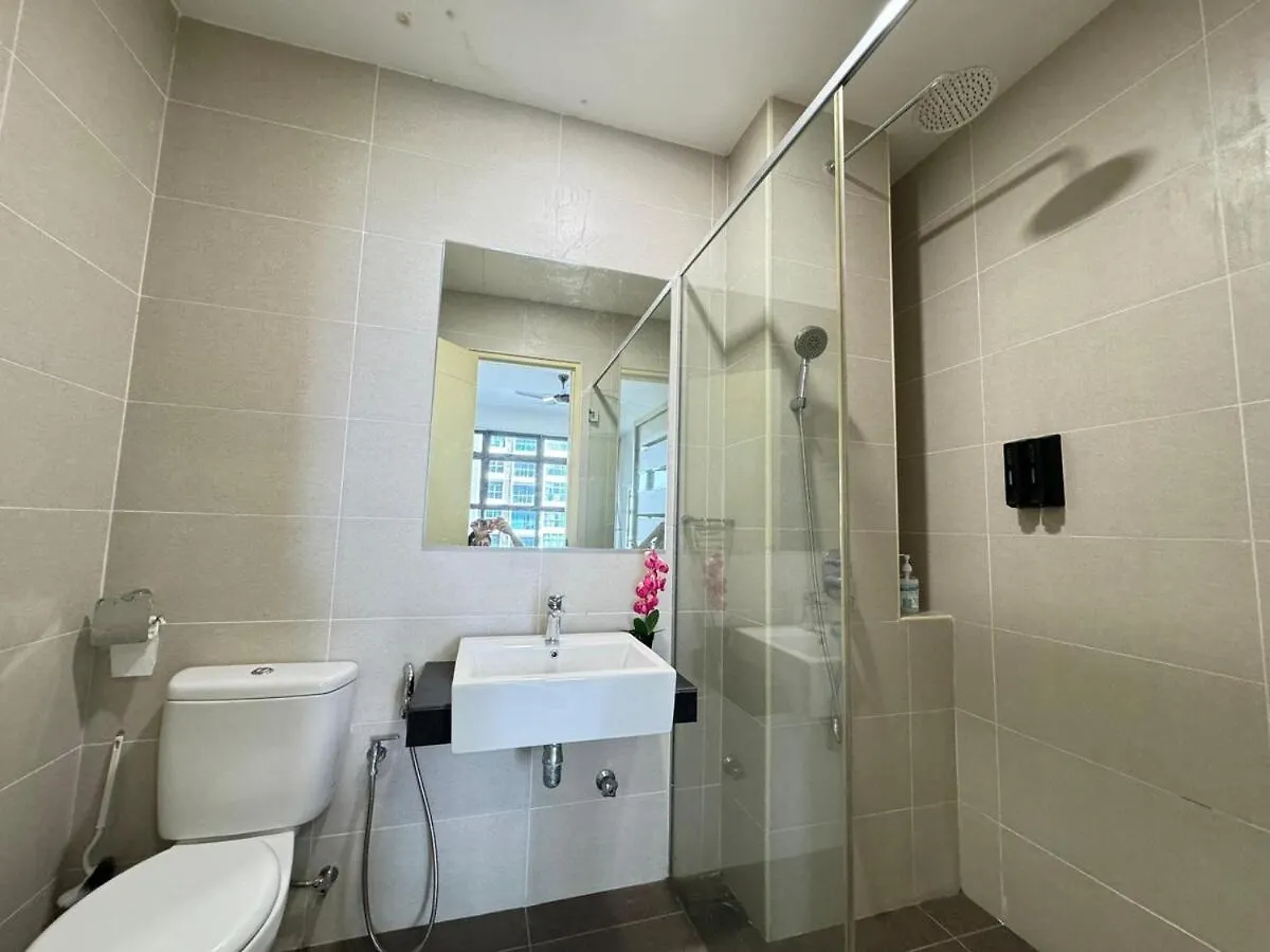 2R2B Atlantis L31 Melaka-5Pax Apartment